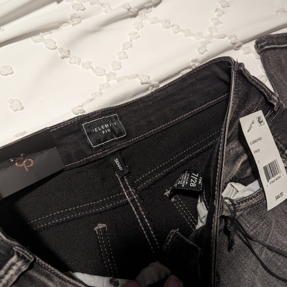 NWT Celebrity Pink Women's Jeans / Jeggings - Picture 5 of 7